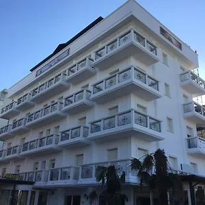 Veliero 4*, Riccione Italia